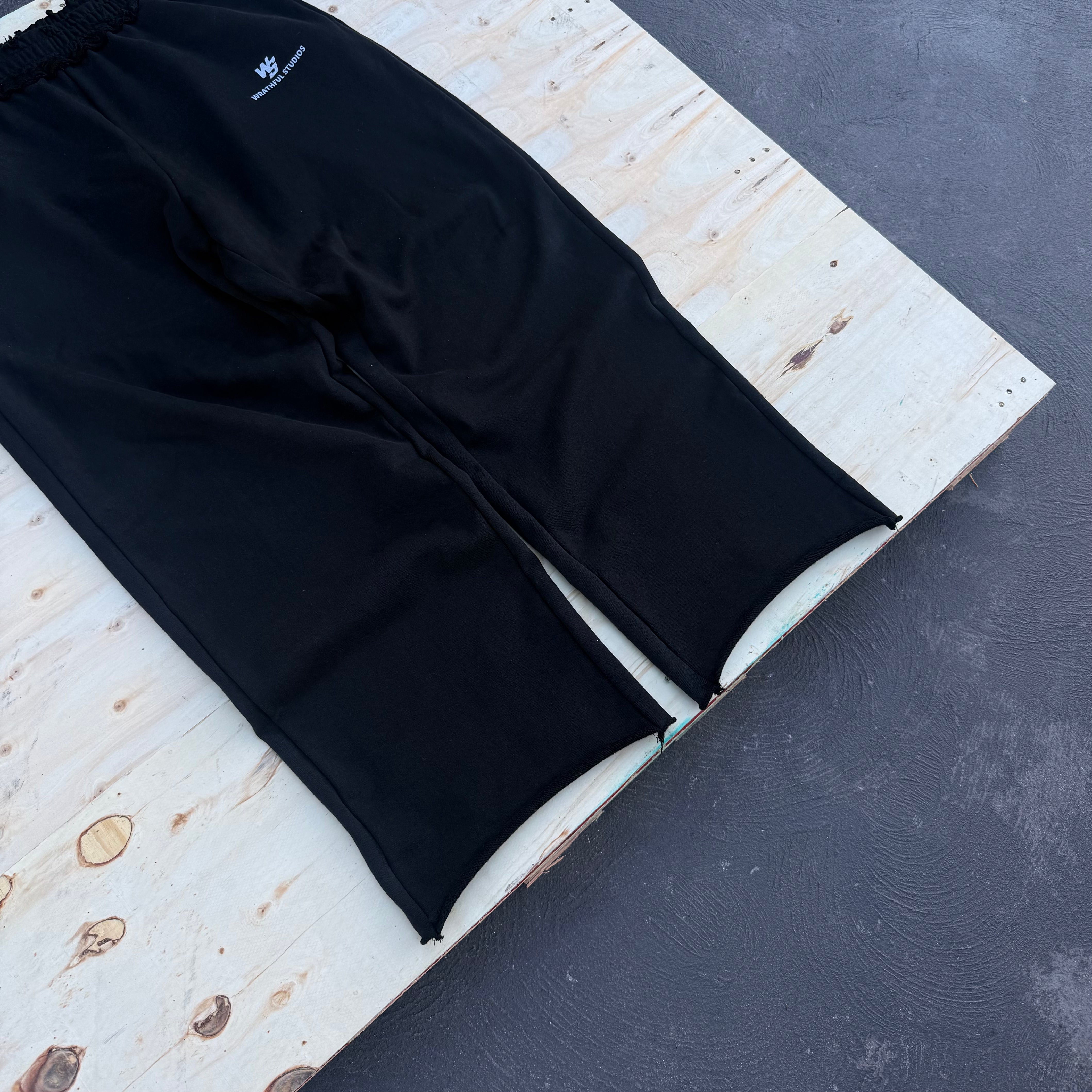 GENESIS SWEATS