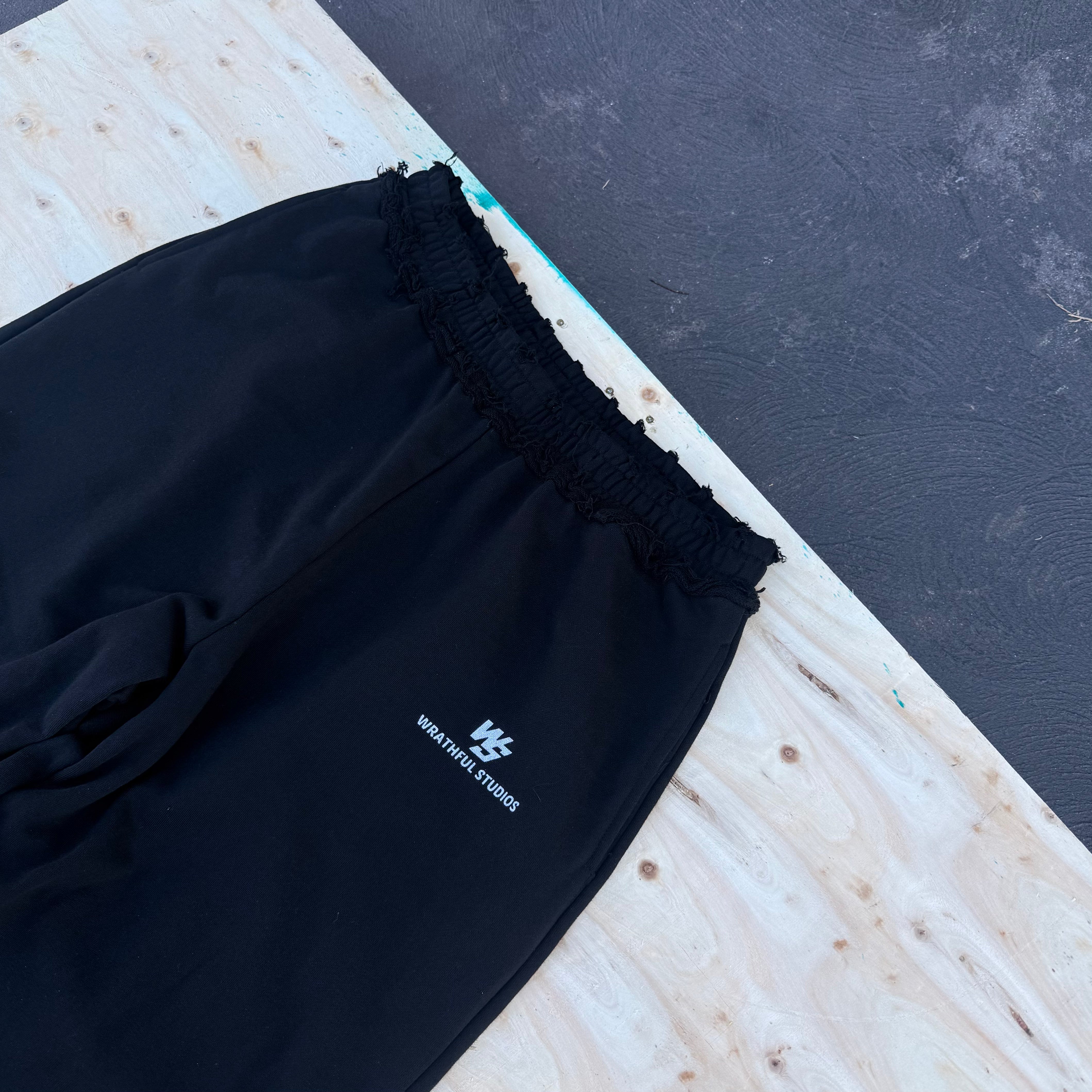 GENESIS SWEATS